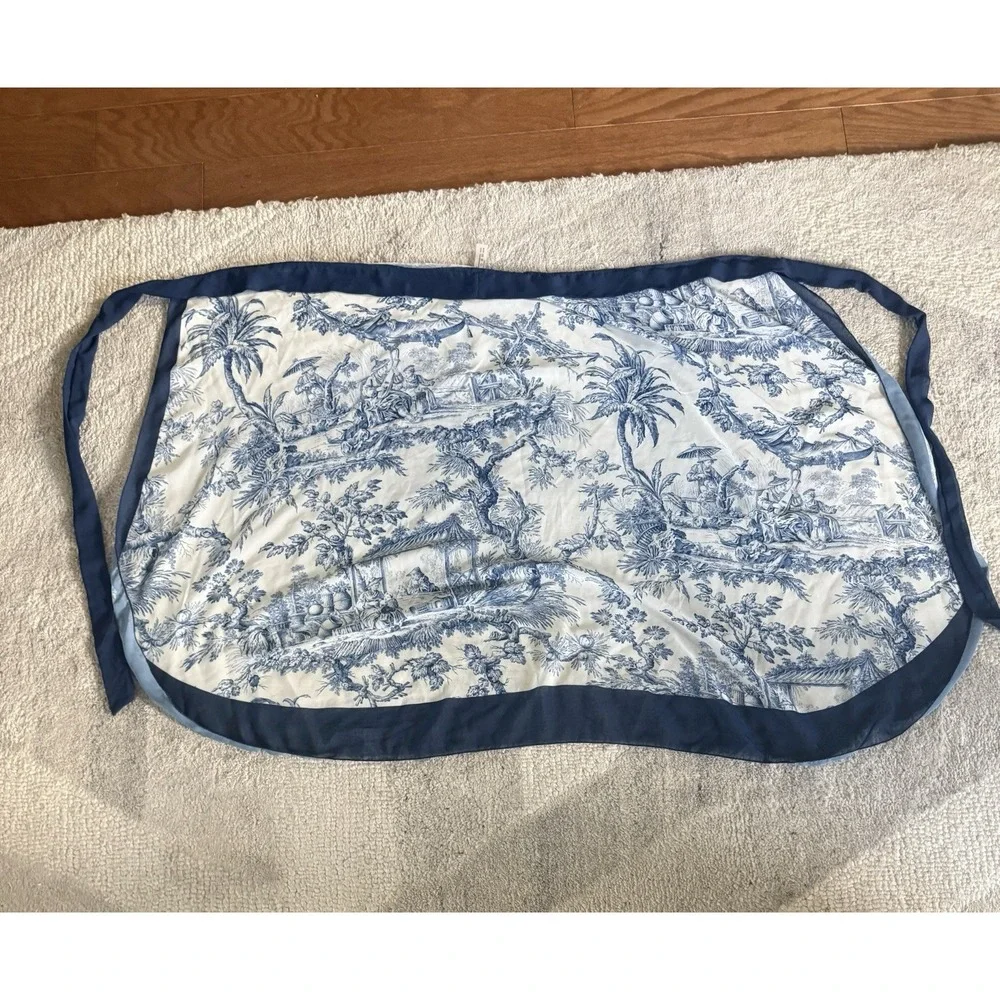 Apron blue and white Toile de Jouy pattern Chinoiserie scenes solid, blue trim